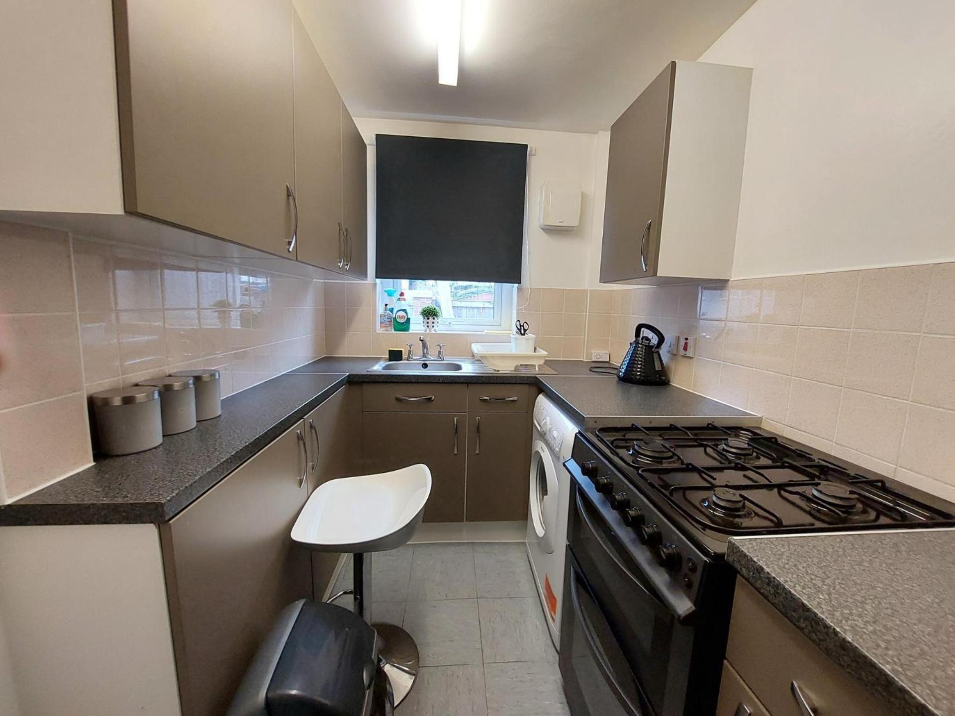 Lovely 2-Bed House In The Heart Of Woodhouse Leeds Leeds  Exterior foto