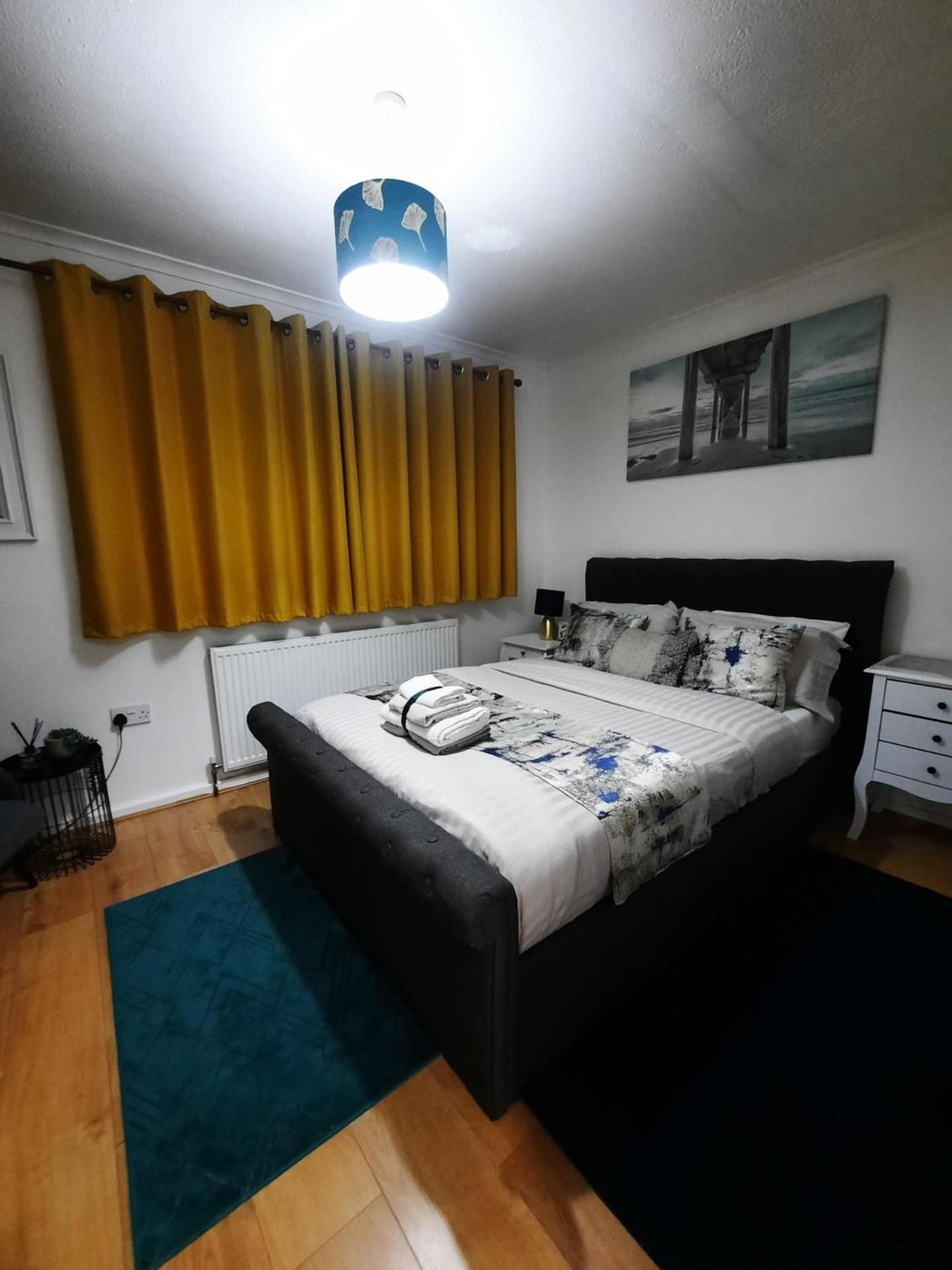 Lovely 2-Bed House In The Heart Of Woodhouse Leeds Leeds  Exterior foto